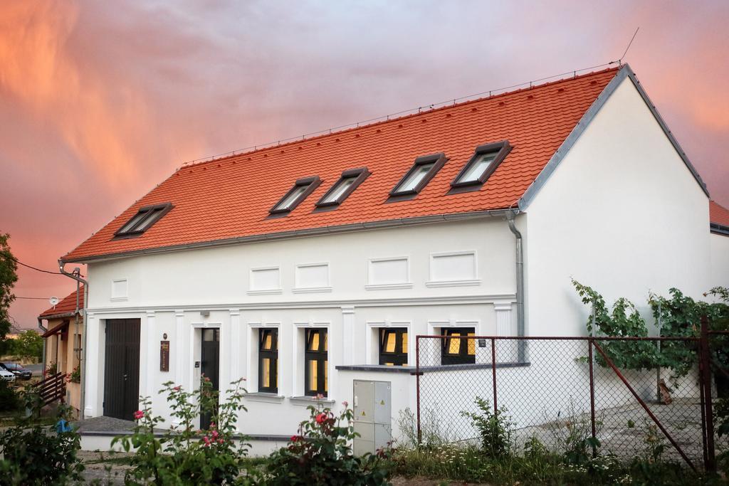 Penzion Vinarstvi Konitz Znojmo Buitenkant foto